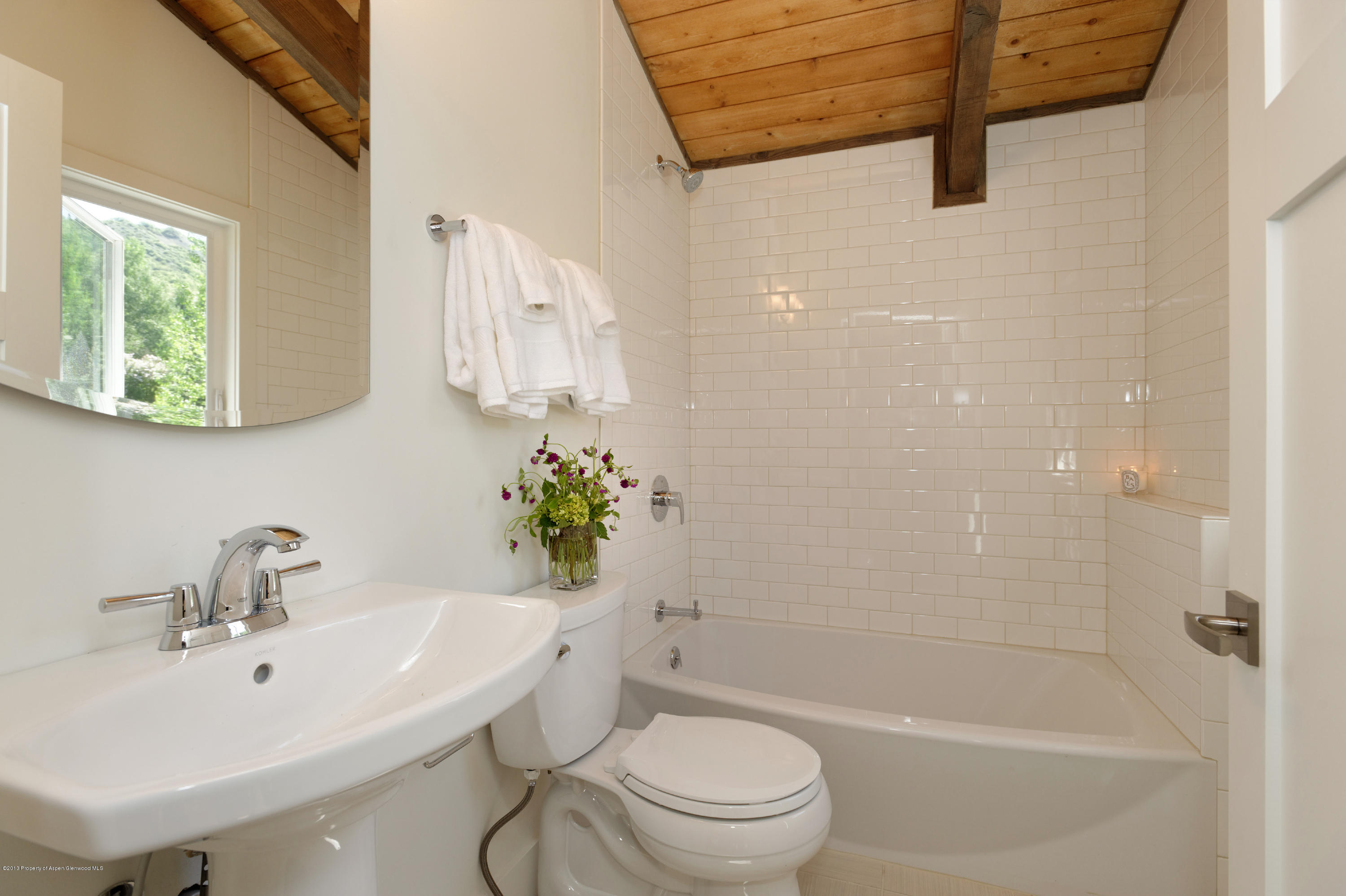 222 Meadow Road Snowmass Village, CO 81615 - Photo 4 of 21 Upstairs Guest Bath