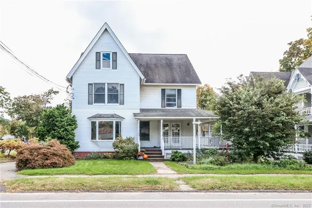 $1,575 | 14 Elm Street, Unit 3, New Milford, CT 06776