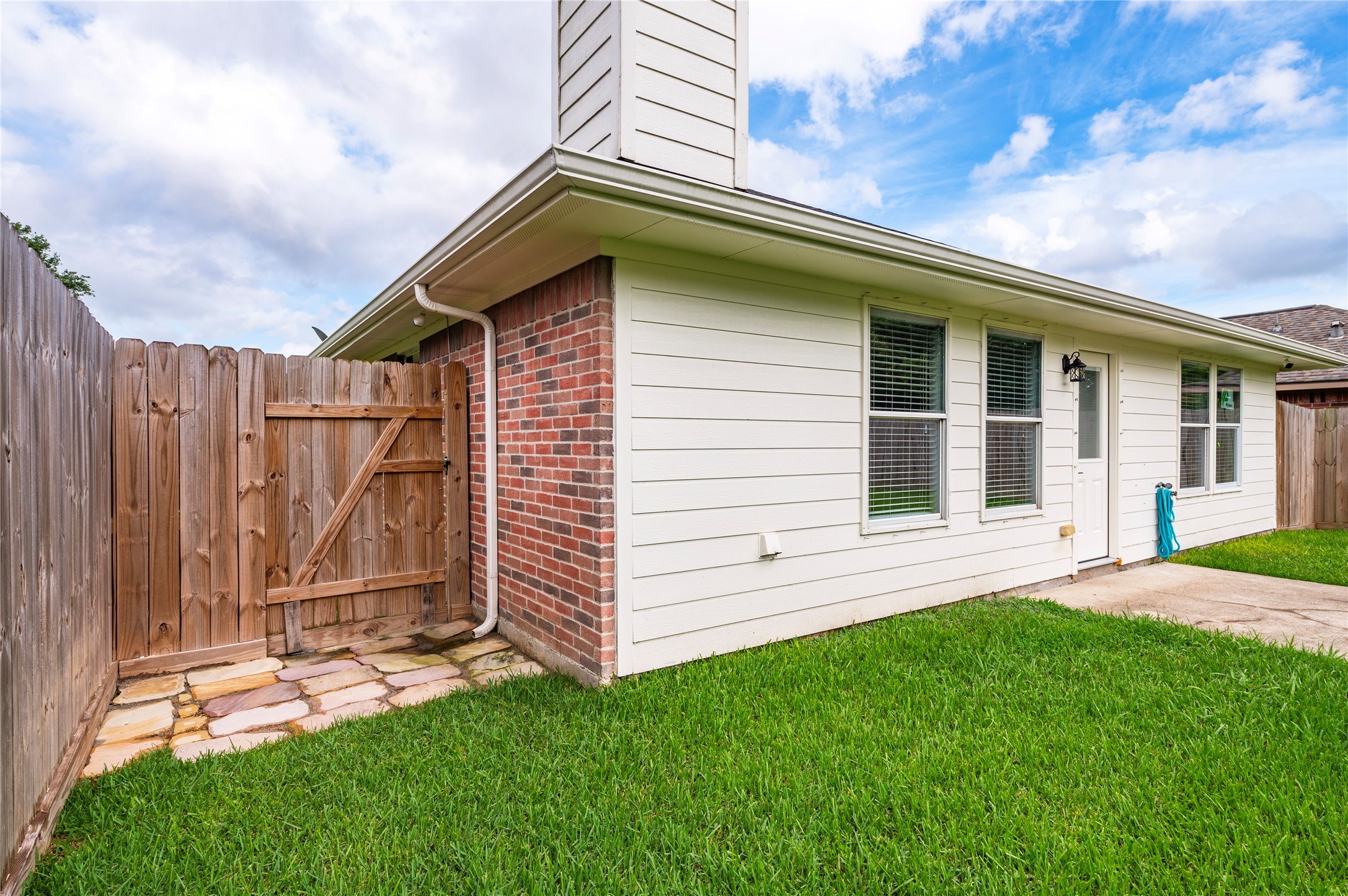 129 Rustic Colony Lane Dickinson, TX 77539 - Photo 30 of 33