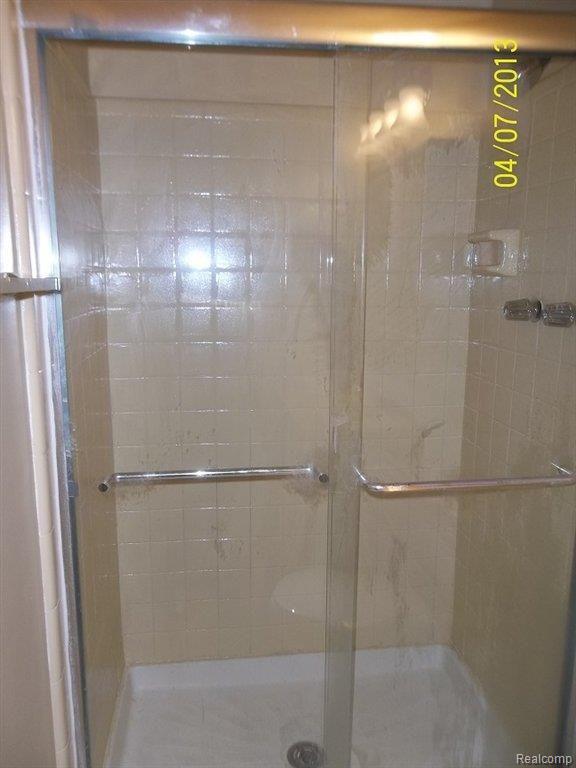 41858 Ridge Road East Novi, MI 48375 - Photo 16 of 21 master bath