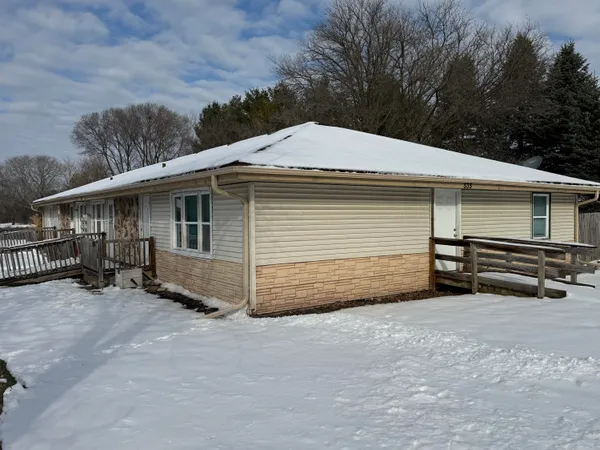$589,000 | 535 Merton Avenue, Hartland, WI 53029
