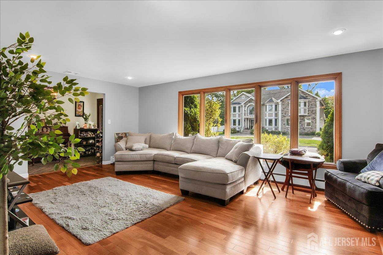 10 Cutter Avenue Edison, NJ 08820 - Photo 2 of 27