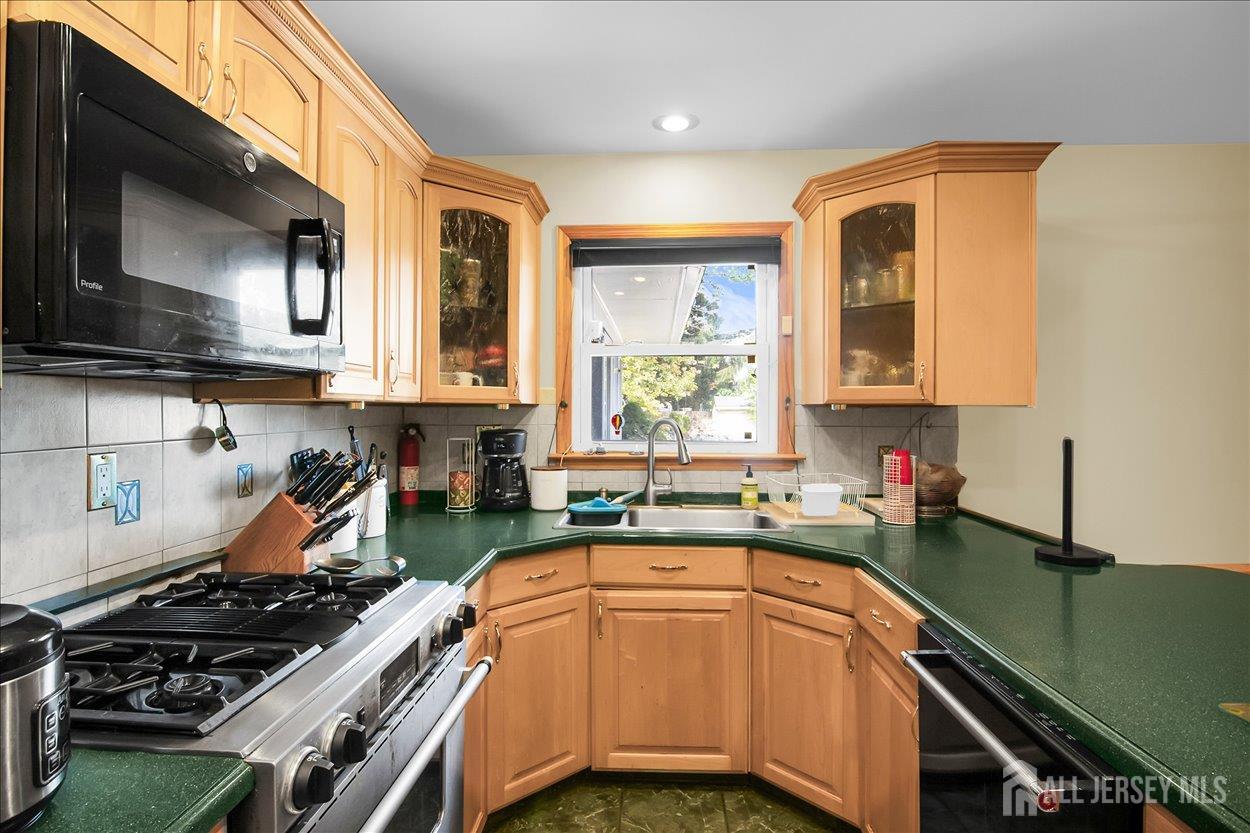 10 Cutter Avenue Edison, NJ 08820 - Photo 7 of 27