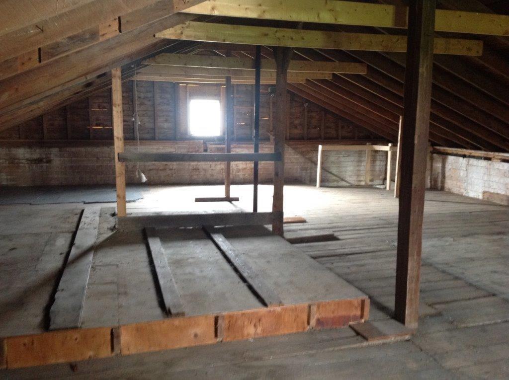 44 Mutton Lane Clinton, ME 04927 - Photo 30 of 31 Large area above garage