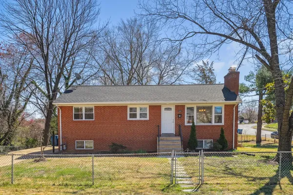 $3,250 | 4107 Javins Drive, Alexandria, VA 22310