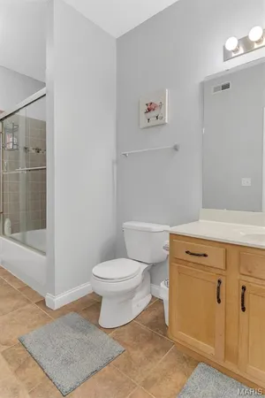 $157,500 | 1236 Garden Cir Drive, Unit M, St. Louis, MO 63125