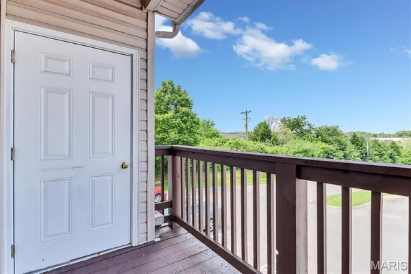 $157,500 | 1236 Garden Cir Drive, Unit M, St. Louis, MO 63125