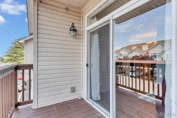 $157,500 | 1236 Garden Cir Drive, Unit M, St. Louis, MO 63125