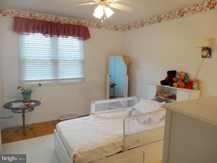 915 Roberts Road Warminster, PA 18974 - Photo 17 of 21 Bedroom 2