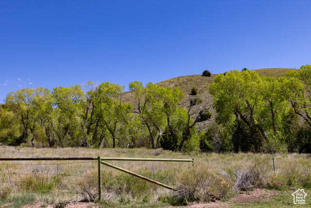19204 Paradise Park Road, Unit 6 Vernal, UT 84078 - Photo 13 of 14 View of yard