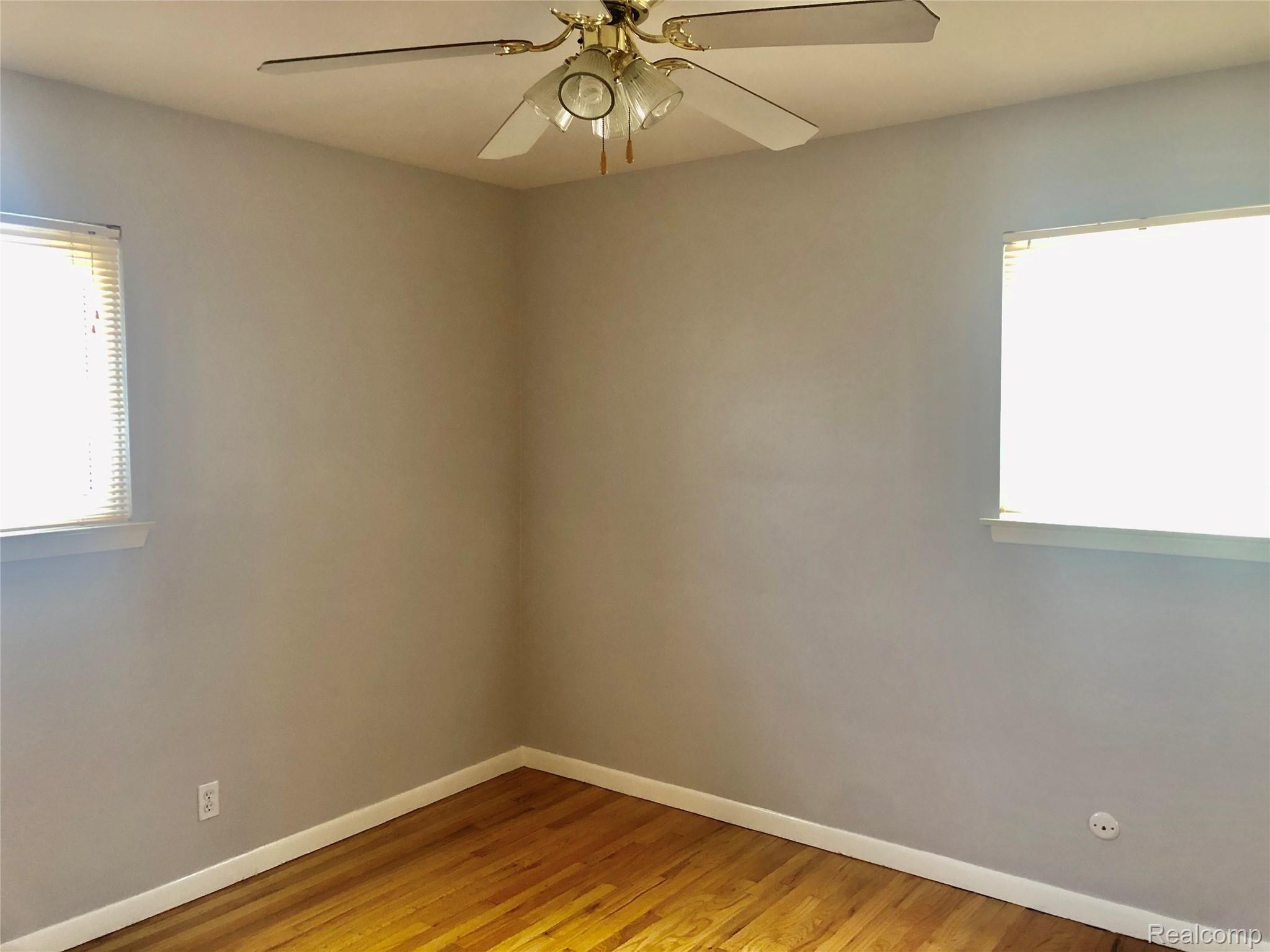 14860 Stephens Road Eastpointe, MI 48021 - Photo 11 of 25 IMG_3476-2.jpeg