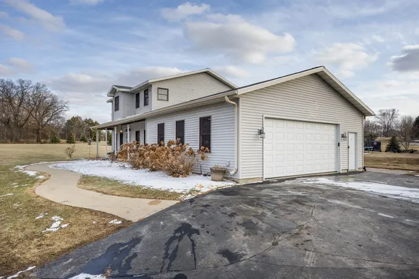 $680,000 | W7507 Iroquois Trail, Delavan, WI 53115