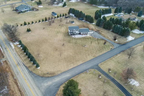 $680,000 | W7507 Iroquois Trail, Delavan, WI 53115