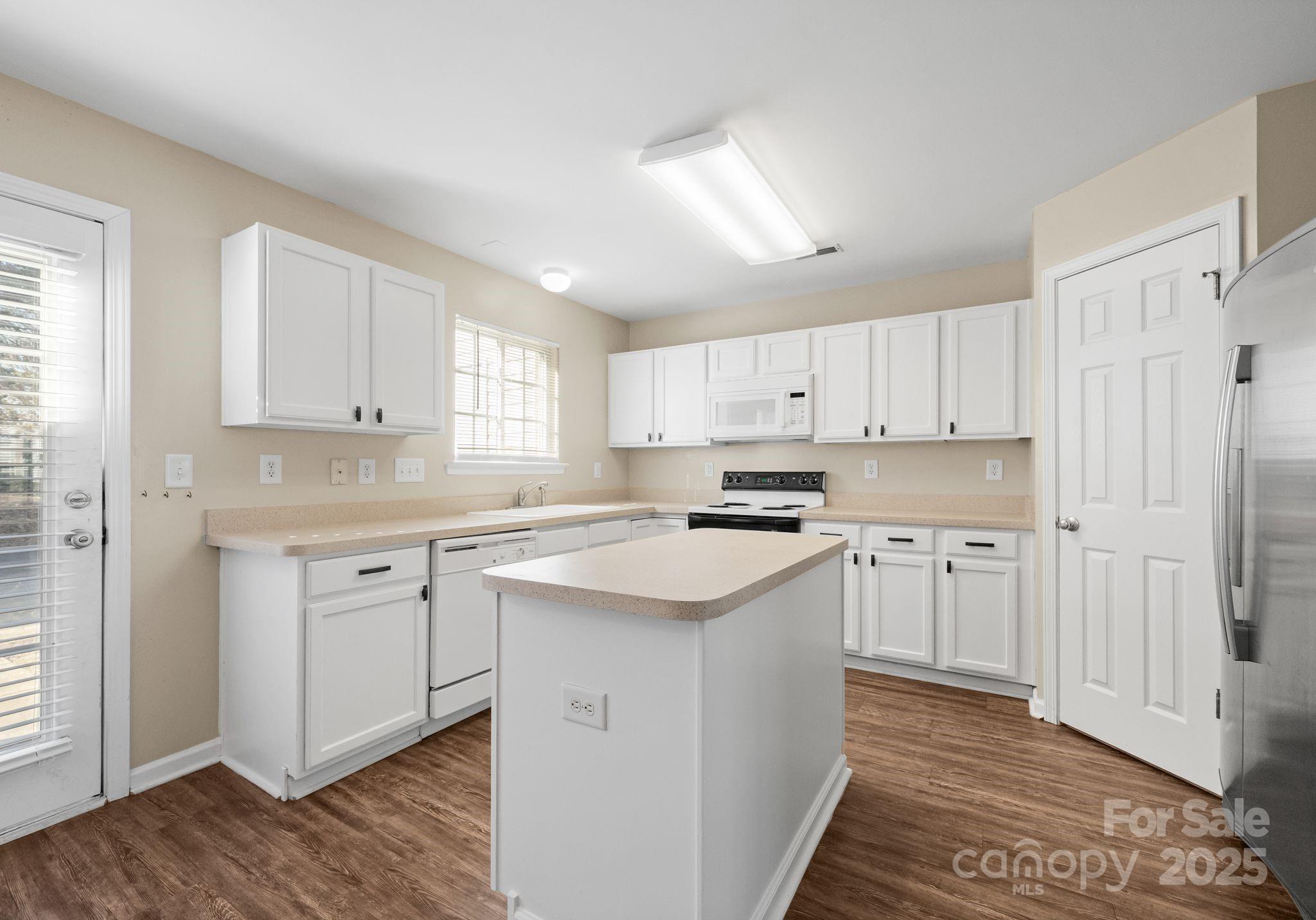 9245 Washam Potts Road Cornelius, NC 28031 - Photo 7 of 20