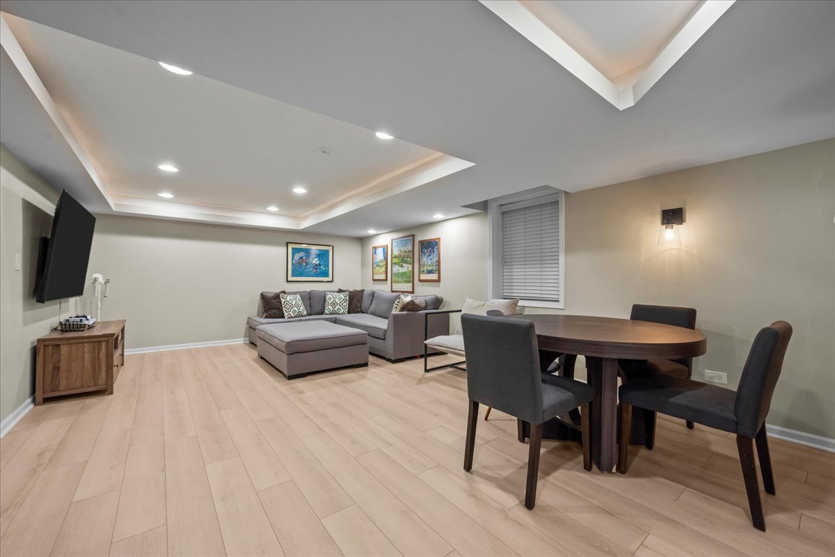 2705 Cherry Lane Northbrook, IL 60062 - Photo 23 of 33