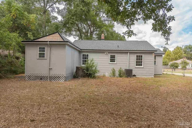 a view of backyard of house