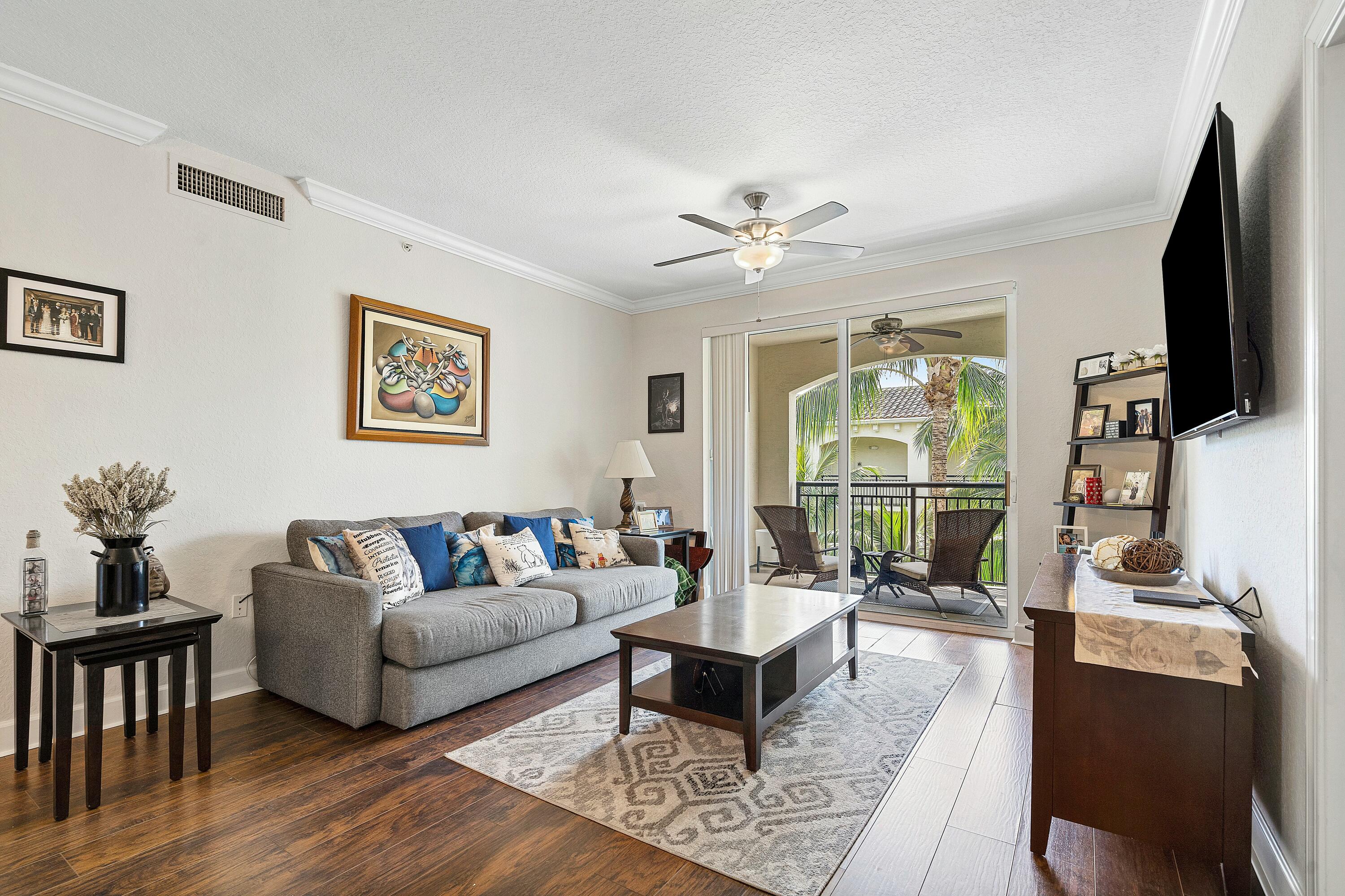 4 Renaissance Way, Unit 414 Boynton Beach, FL 33426 - Photo 3 of 19 Living Area
