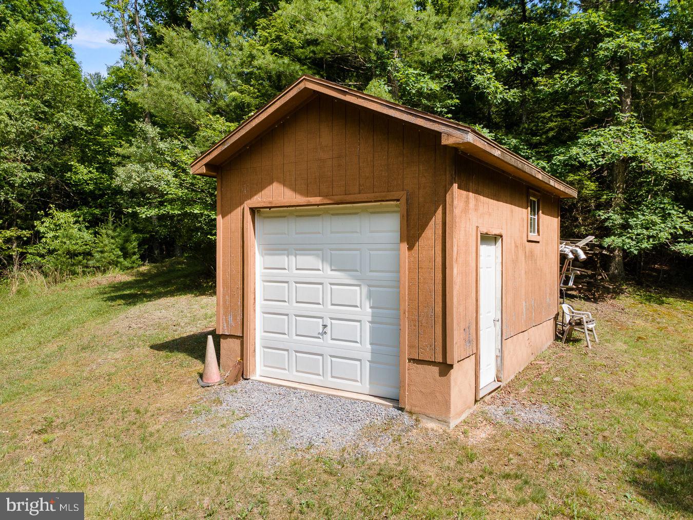 1499 Buggy Ridge Road Mount Jackson, VA 22842 - Photo 8 of 39 Garage