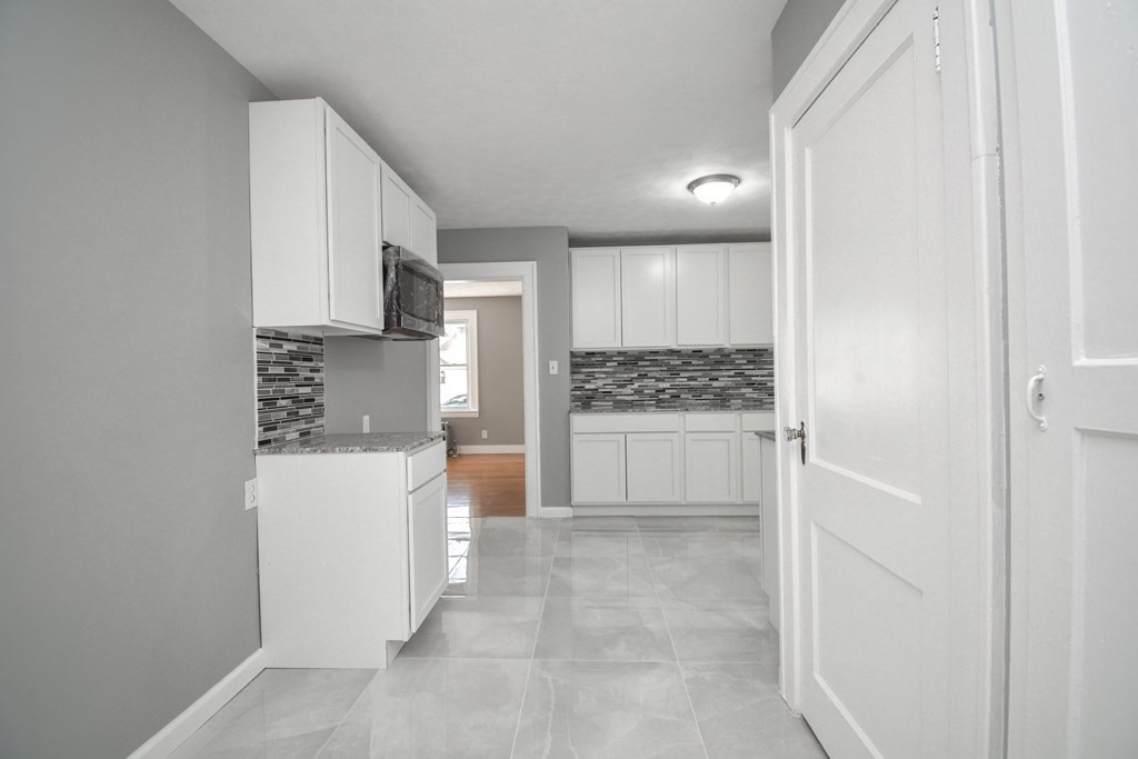 1392 Bay Street Springfield, MA 01109 - Photo 8 of 38