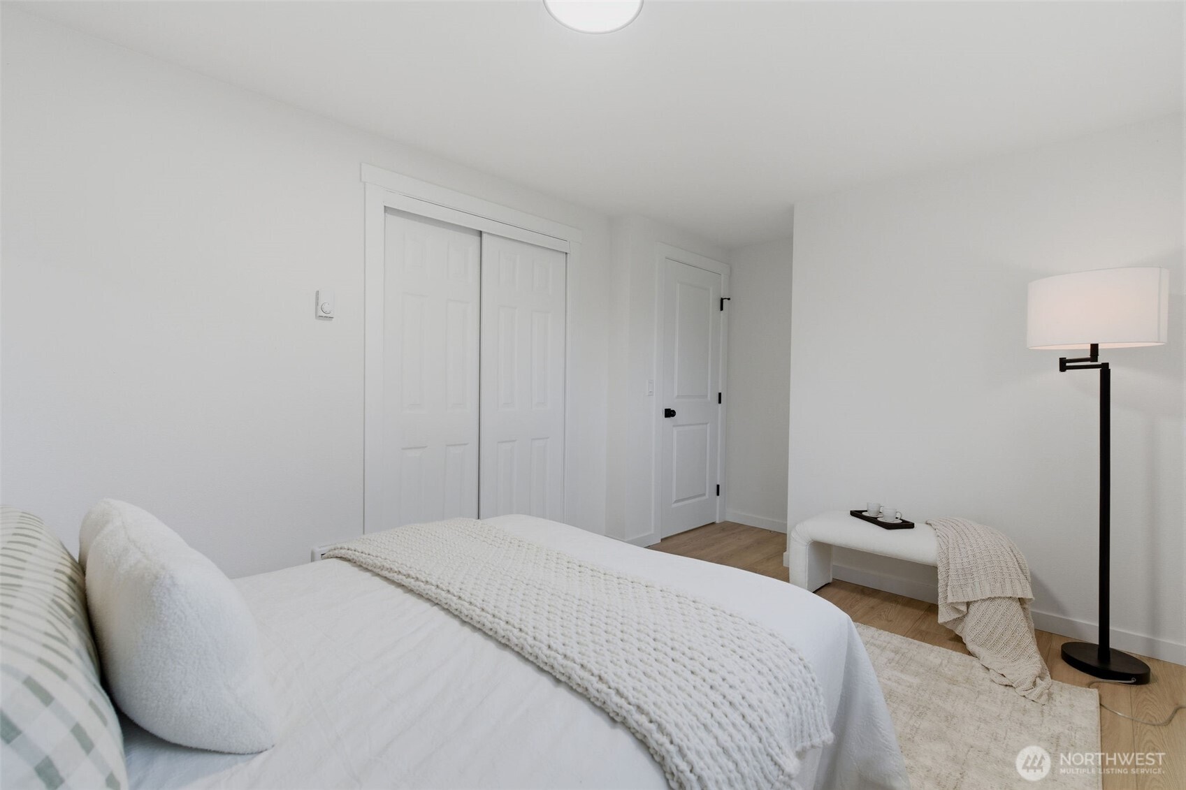 12002 2nd Avenue Southwest Seattle, WA 98146 - Photo 17 of 38