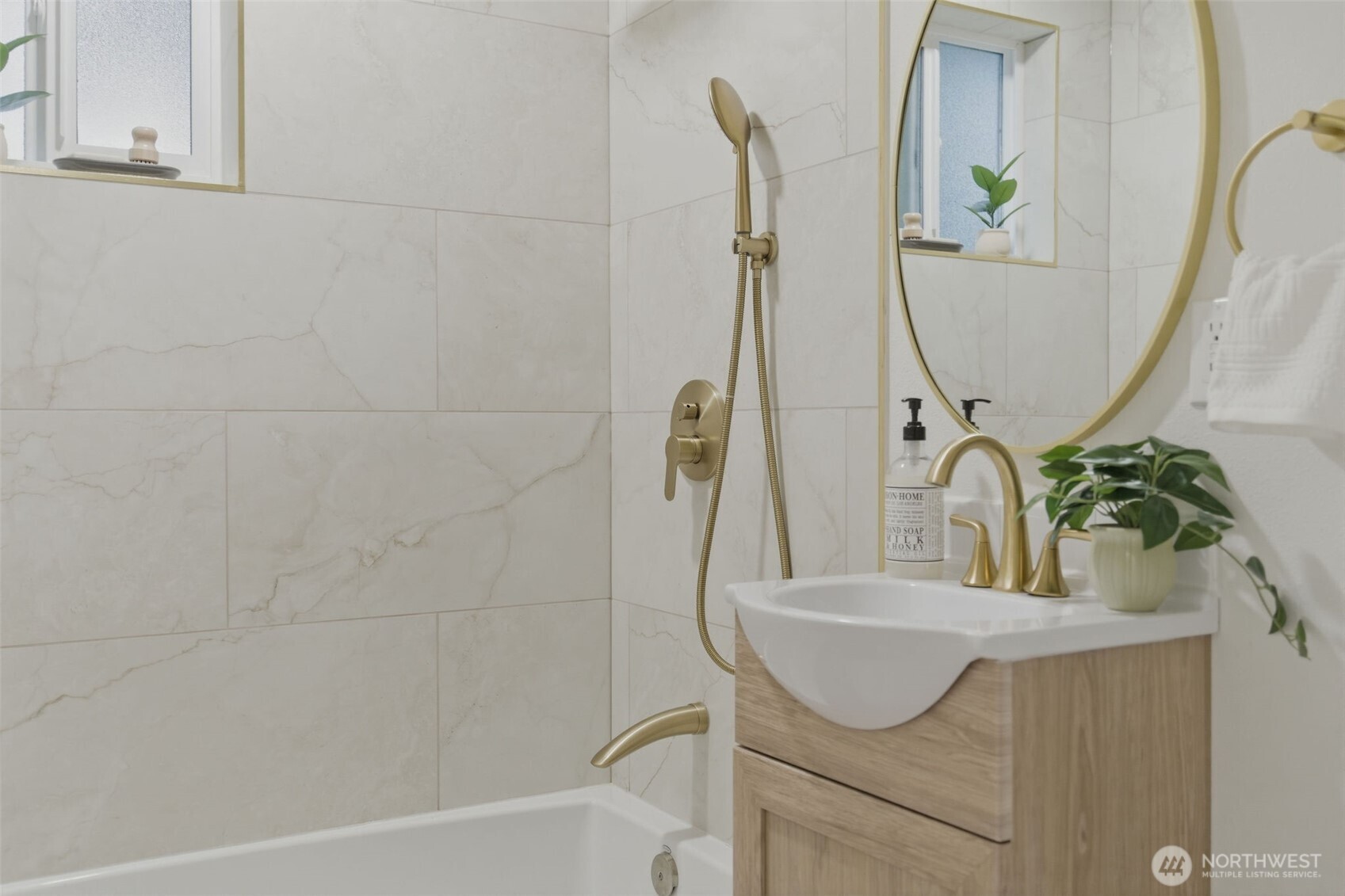 12002 2nd Avenue Southwest Seattle, WA 98146 - Photo 19 of 38