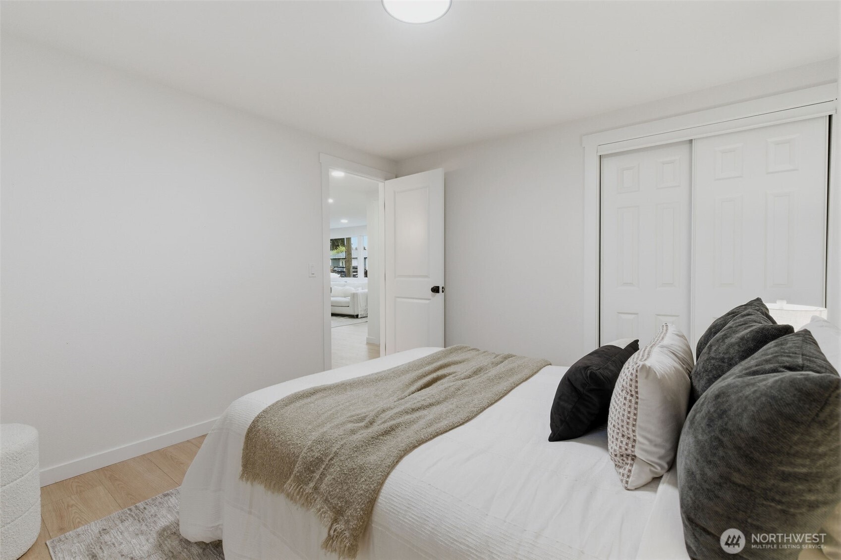 12002 2nd Avenue Southwest Seattle, WA 98146 - Photo 22 of 38