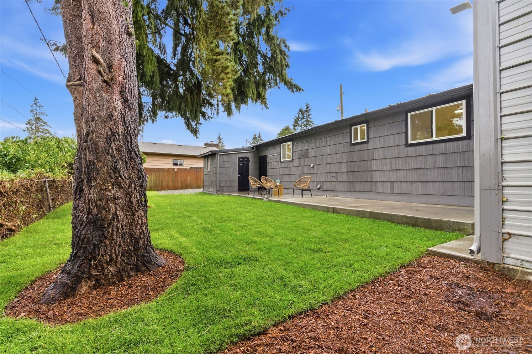 12002 2nd Avenue Southwest Seattle, WA 98146 - Photo 33 of 38