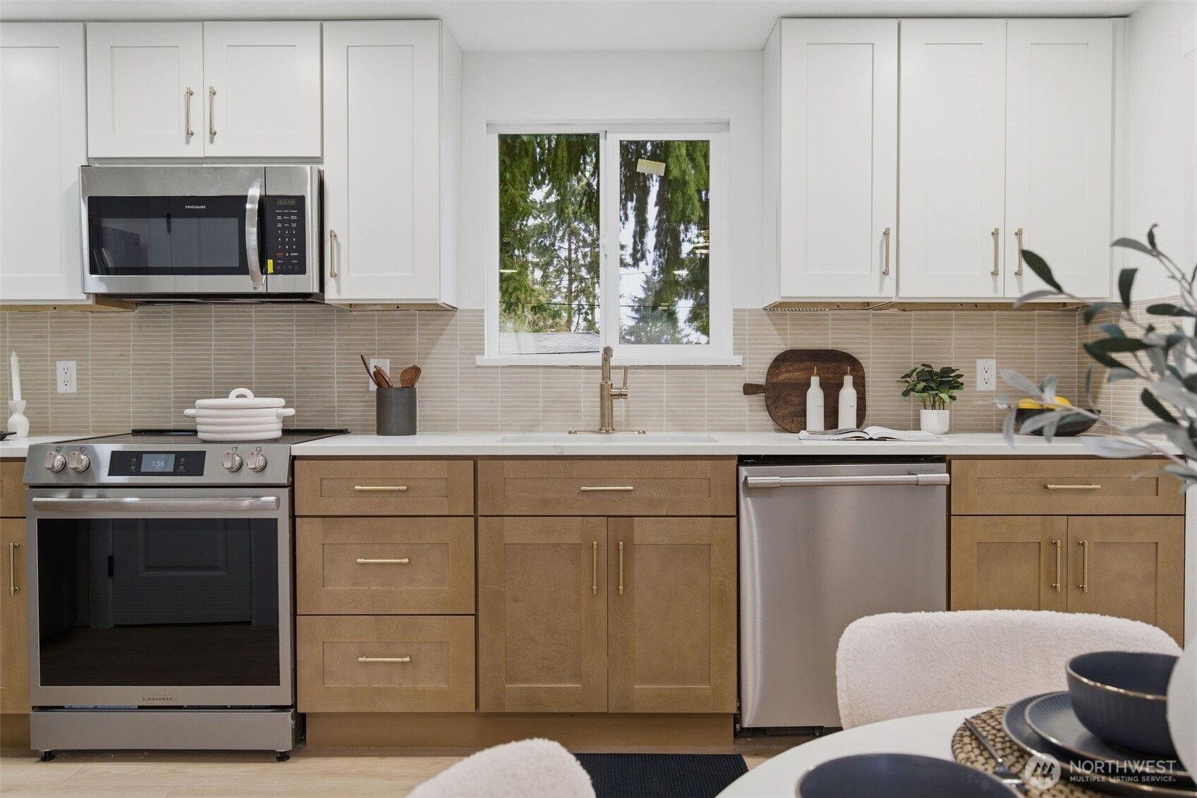 12002 2nd Avenue Southwest Seattle, WA 98146 - Photo 9 of 38