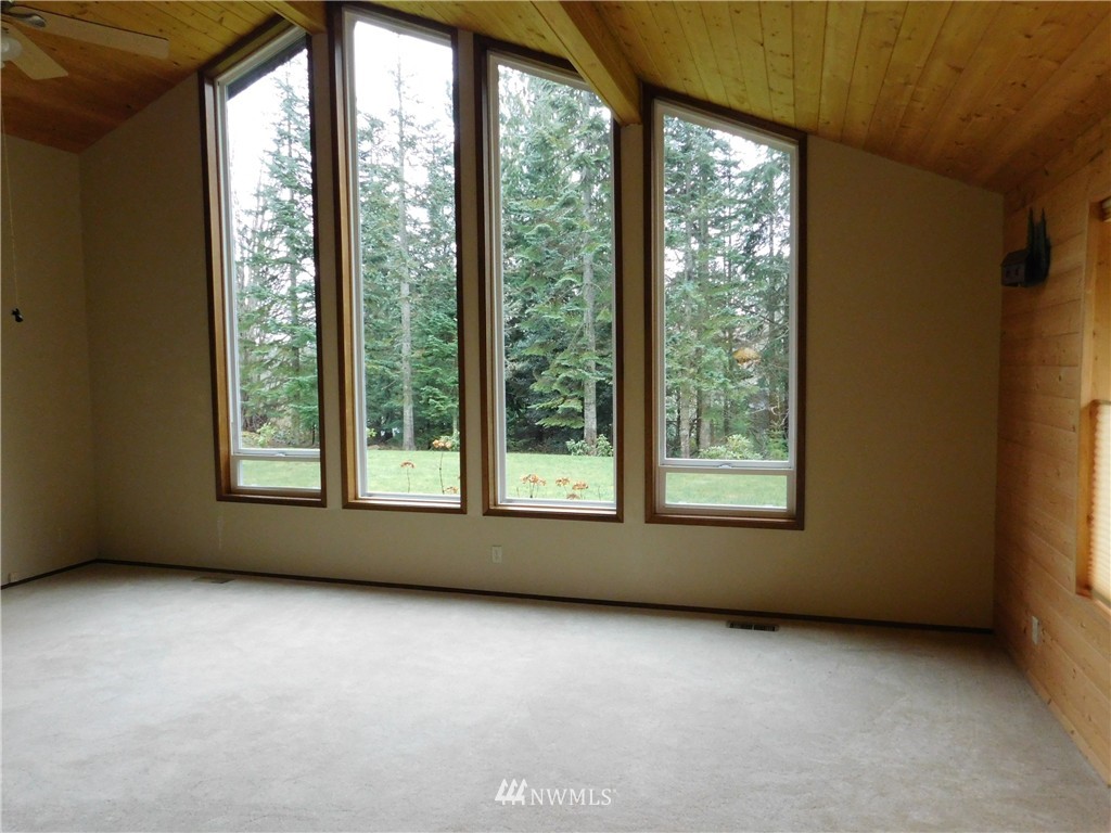 131 Thoren Road Port Ludlow, WA 98365 - Photo 9 of 12 Gallery Image 9