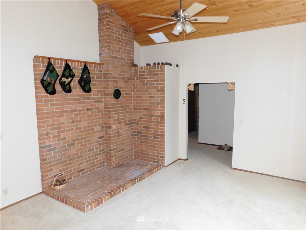 131 Thoren Road Port Ludlow, WA 98365 - Photo 10 of 12 Gallery Image 10
