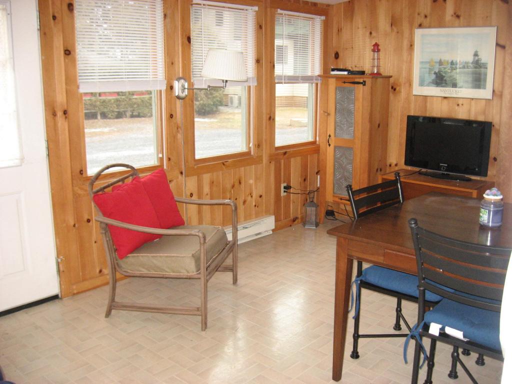 98 S Road Ferrisburgh, VT 05473 - Photo 13 of 21 Gallery Image 13