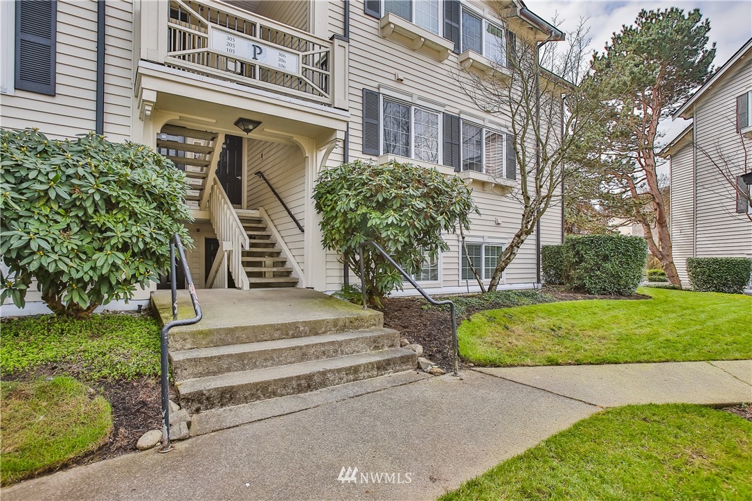12404 East Gibson Road, Unit P106 Everett, WA 98204 - Photo 2 of 24 Gallery Image 2