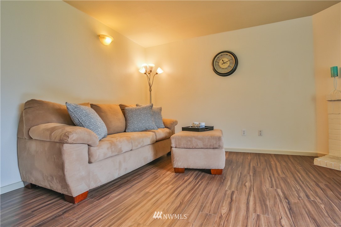 12404 East Gibson Road, Unit P106 Everett, WA 98204 - Photo 4 of 24 Gallery Image 4