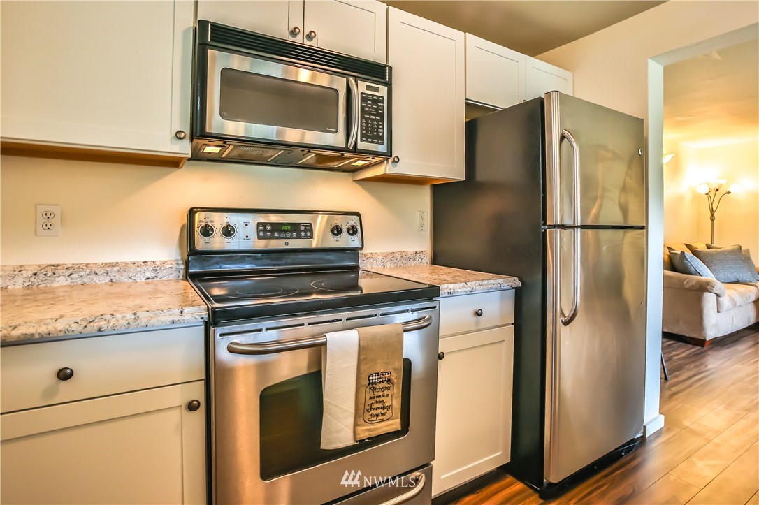 12404 East Gibson Road, Unit P106 Everett, WA 98204 - Photo 9 of 24 Gallery Image 9