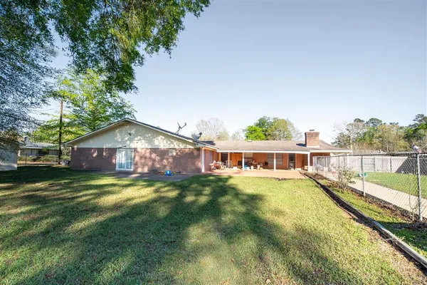 $275,000 | 214 Julie Circle, Oakdale, LA 71463