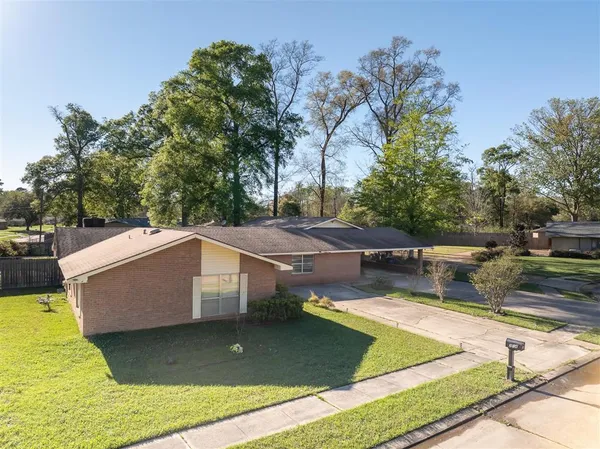 $275,000 | 214 Julie Circle, Oakdale, LA 71463