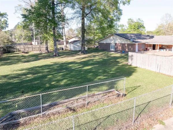 $275,000 | 214 Julie Circle, Oakdale, LA 71463