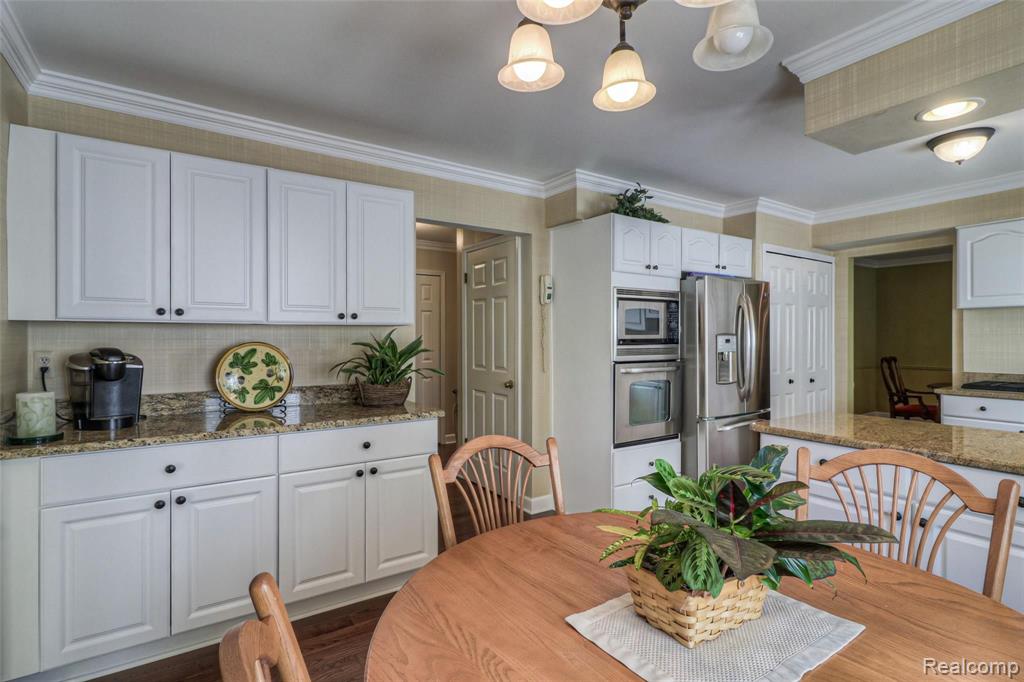 1107 Valley Stream Drive Rochester Hills, MI 48309 - Photo 23 of 50