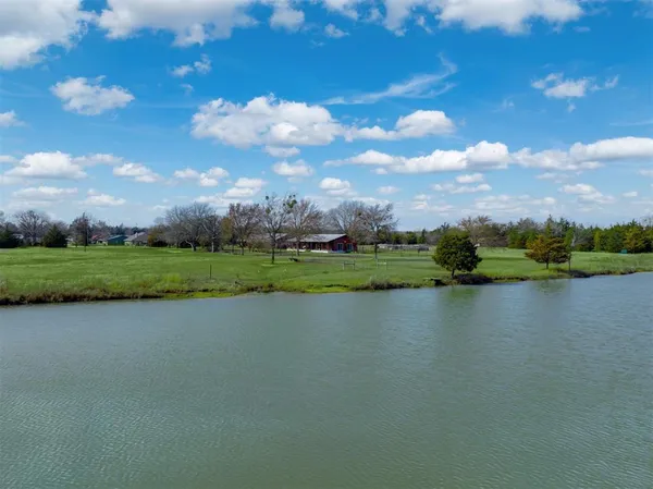 $444,900 | 1900 County Road 33900, Powderly, TX 75473