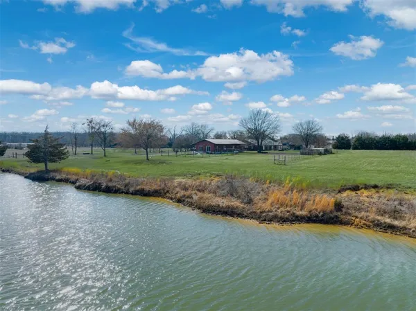 $444,900 | 1900 County Road 33900, Powderly, TX 75473