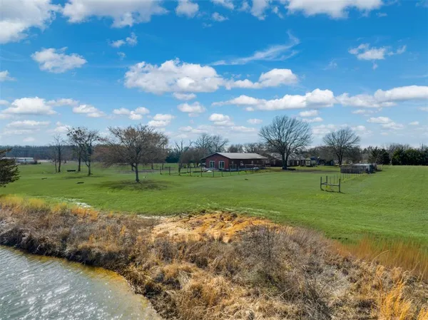 $444,900 | 1900 County Road 33900, Powderly, TX 75473