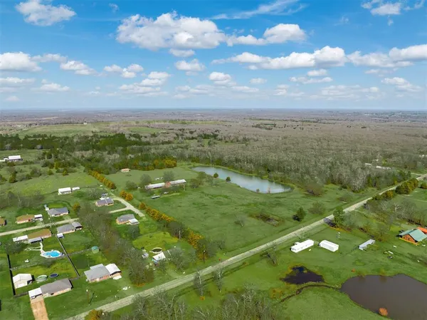 $444,900 | 1900 County Road 33900, Powderly, TX 75473