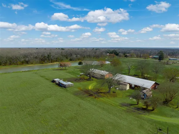 $444,900 | 1900 County Road 33900, Powderly, TX 75473