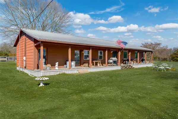 $444,900 | 1900 County Road 33900, Powderly, TX 75473