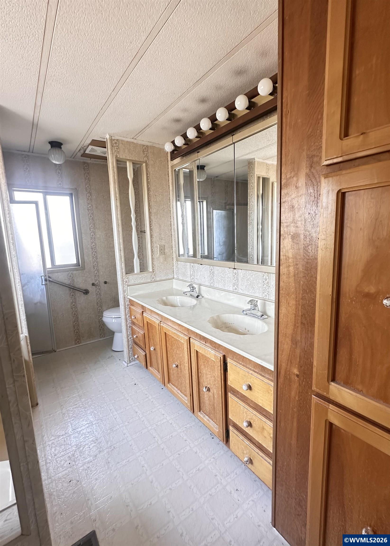 5422 Portland Road Northeast, Unit 129 Salem, OR 97305 - Photo 17 of 36