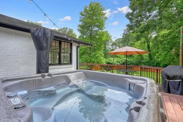 $950,000 | 3734 Powers Ferry Road Northwest, Atlanta, GA 30342