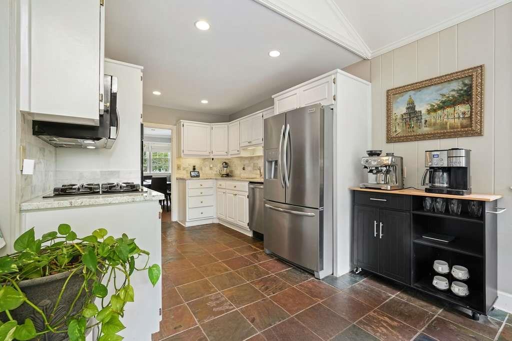 3734 Powers Ferry Road Northwest Atlanta, GA 30342 - Photo 9 of 42
