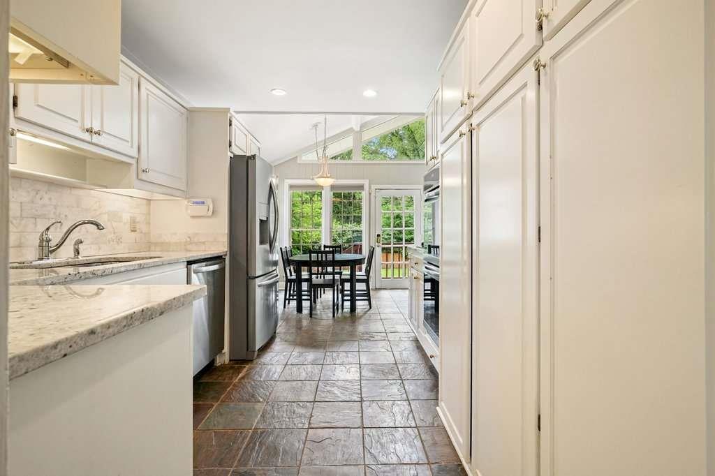 3734 Powers Ferry Road Northwest Atlanta, GA 30342 - Photo 10 of 42
