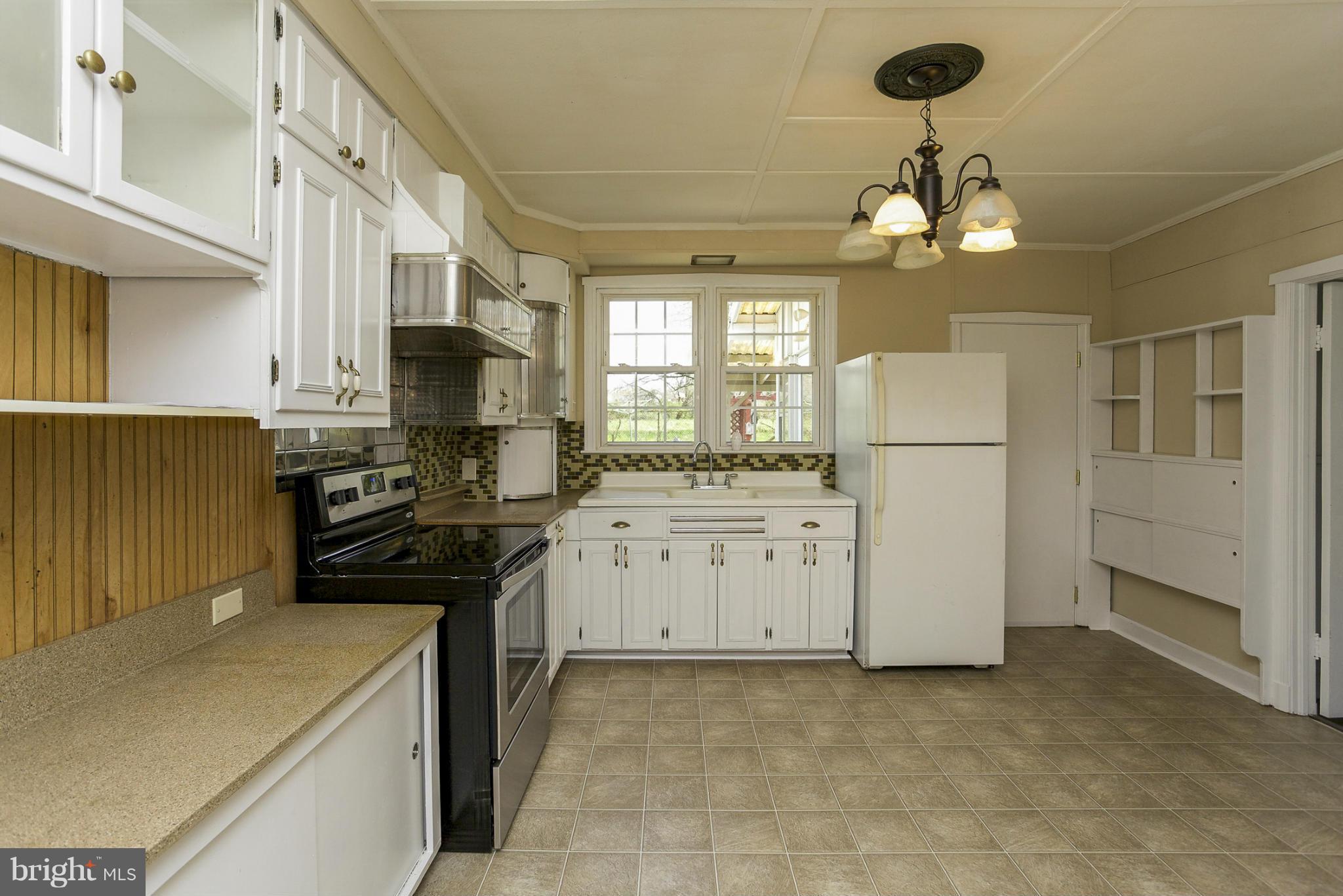 4252 Chapel Road Nottingham, MD 21236 - Photo 7 of 25 Kitchen