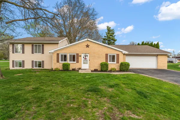 $279,900 | 208 Stevenson Street, Morocco, IN 47963